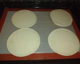 Foto del paso 1 de la receta: Tartitas dulces con tapas de empanadas🙂