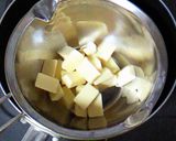 A picture of step 3 of White Chocolate Truffles with Cheese.