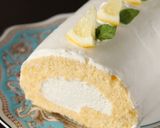 A picture of step 12 of Yogurt Cream Swiss Roll.