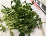 Hình bước làm 2 của món Ngô xào, giá đỗ và thịt xông khói