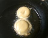 A picture of step 2 of Sweet biscuits bomb.
