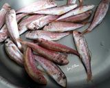 Foto del paso 1 de la receta: Salmonetes sobre sofrito reducido en su jugo