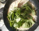 A picture of step 4 of Creamy Smoked Salmon and Mushroom Pasta.
