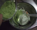 A picture of step 8 of Matcha Green Tea Macarons.