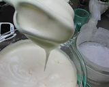 A picture of step 3 of Sponge Cake.