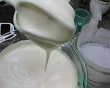 A picture of step 3 of Sponge Cake.