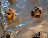 A picture of step 7 of Raisin Cookies.