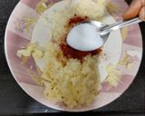 A picture of step 3 of Potato pappad.