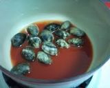 A picture of step 1 of Chilled Vongole Soup with Cappellini.