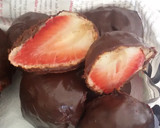 Foto del paso 4 de la receta: Fresas cubiertas de chocolates