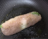 Foto del paso 10 de la receta: Pollo relleno de espinaca y mostaza con salsa reducción de ajo y miel