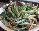 A picture of step 14 of Stir-fried Liver and Chinese Chives.