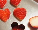 A picture of step 8 of Strawberry-Decorated Cup Cakes - For Japanese Doll Festival.