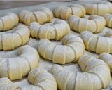 Фото кроку 1 до 🔥 Пісочні рогалики з маковою начинкою 🥐✨.