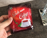 Foto langkah ke 2 dari resep How to Make : Milk Tea | Our Channel.