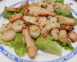 Foto del paso 6 de la receta: Ensalada tibia de gambas y pollo