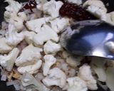 A picture of step 4 of Gobi Simla Mirch Ki Sabji.