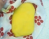 A picture of step 4 of Chick-shaped Japanese Traditional Sweets.