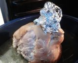 Mézes-sörös sült csülök recept fázis 2 fotója