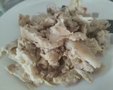 Foto del paso 2 de la receta: Sándwich🍞de pollo🍗desmechado con yogur🥛y queso🥯🧀🧇