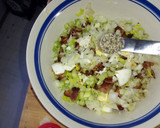 A picture of step 6 of Bacon and egg salad.