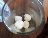 Foto langkah ke 1 dari resep Lychee Infused Soda.