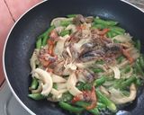 Foto langkah ke 2 dari resep Buncis udang jamur saos tiram.