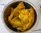 Foto langkah ke 2 dari resep Nasi Kulit Ayam dan Jukut Goreng.