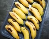 Foto langkah ke 1 dari resep Bola-Bola Pisang Coklat Lumer.