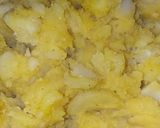A picture of step 4 of Cookies Smothered Potatoes & Toppings.