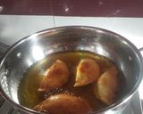 मावा गुजिया (Mawa Gujiya recipe in Hindi) रेसिपी चरण 5 फोटो