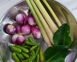 Foto langkah ke 4 dari resep Ayam suwir sambal matah.