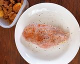 Hình bước làm 1 của món Salad ức gà