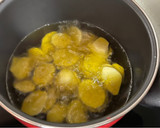 Foto del paso 2 de la receta: Papas en salsa verde con huevo duro y judías verdes