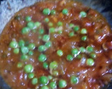 A picture of step 2 of Mutter paneer masala.