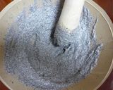 A picture of step 4 of Black Sesame Pudding with Tofu and Soy Milk.