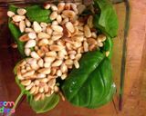 A picture of step 4 of Making Pesto.