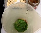 Foto del paso 3 de la receta Ensalada de tomate, pesto a mi manera y pipas