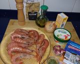 Foto del paso 1 de la receta: Fettuccine con cremoso de cabra con gulas y gambones