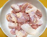 A picture of step 2 of Meaty and Juicy! Chicken Thighs with Salt-Leek Sauce.