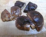 A picture of step 5 of Simmered Daikon Radish, Carrot, Shiitake Mushrooms and Aburaage.
