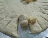 Foto langkah ke 6 dari resep Cheesy Bites Pizza | Pizza dgn pinggiran keju.