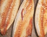 A picture of step 2 of Pan-seared Mackerel Fillet.