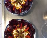 Une image de l'étape 10 de Trévise en salade au maïs,feta,poivron rouge,tomate séchée et câpres italiennes.