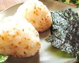 A picture of step 2 of Fragrant with Sesame Oil - Onigiri (Rice Balls) with Dashida Soup Stock.