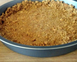 A picture of step 4 of Graham Cracker Pudding Pie.