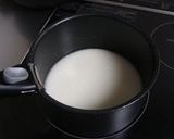 A picture of step 2 of Castella Cake.