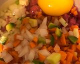 Foto del paso 2 de la receta: Hamburguesas de carne cortada a cuchillo y con verduras