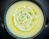 Foto del paso 6 de la receta: Cena saludable: Crema de calabacín con queso fresco, aceite y cebolleta