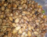 A picture of step 9 of Soft chapati served with beans.